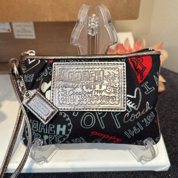 Coach “Limited Edition” Metallic Graffiti Hearts Wristlet w/Hang Tag (EUC) - Picture 3 of 16